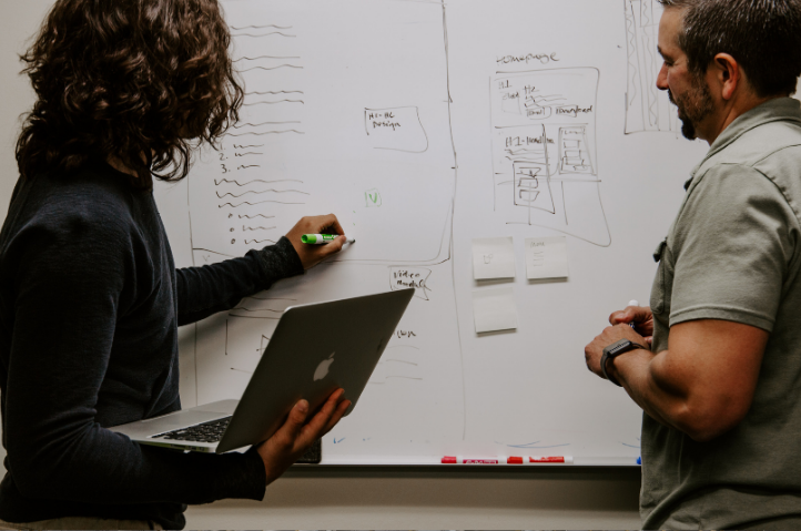 Mieux comprendre les enjeux du feedback management